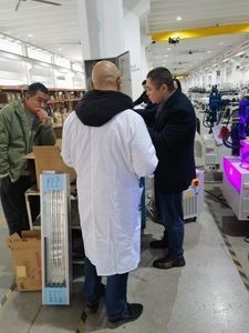 Un buon prezzo. 380 nm 385 nm Sistemi di cura adesivi UV 25000MW/Cm2 Lampada adesiva UV in linea